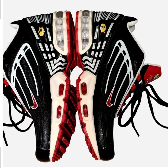 Nike Air Max Plus Black and Red Sneakers - Picture 3 of 7